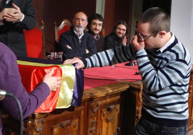 El nieto de Bernabé, emocionado ante los restos de su abuelo