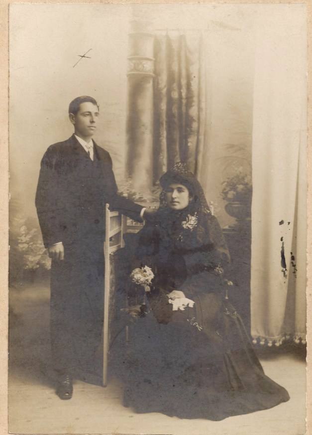 Foto de boda de los padres de Manuela y Fermina. Él fue acusado, hecho preso y trasladado a Valdenoceda. Allí murió, como casi todos, de hambre y de frío. Ojalá pronto sea identificado y sus restos puedan descansar con sus hijas