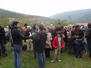 Antes de empezar, Cuatro y La Sexta entrevistan a Pepe. Foto. Markel González