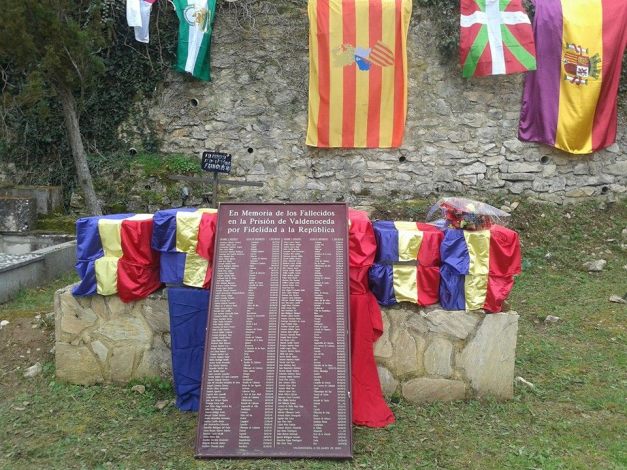 El panteón, con los restos que tienen identificación osteológica (no hemos encontrado a sus familias). Descansarán allí, en nichos individuales, identificados. Y seguiremos buscando a sus familias