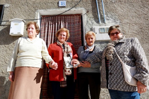 Las nietas de Nicasio fueron entrevistadas recientemente por el diario Lanza. Foto: Lanza